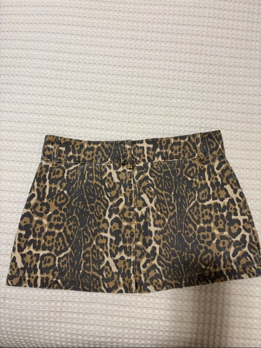 Leopard Print Button-Front Mini Skort - Picture 2 of 4